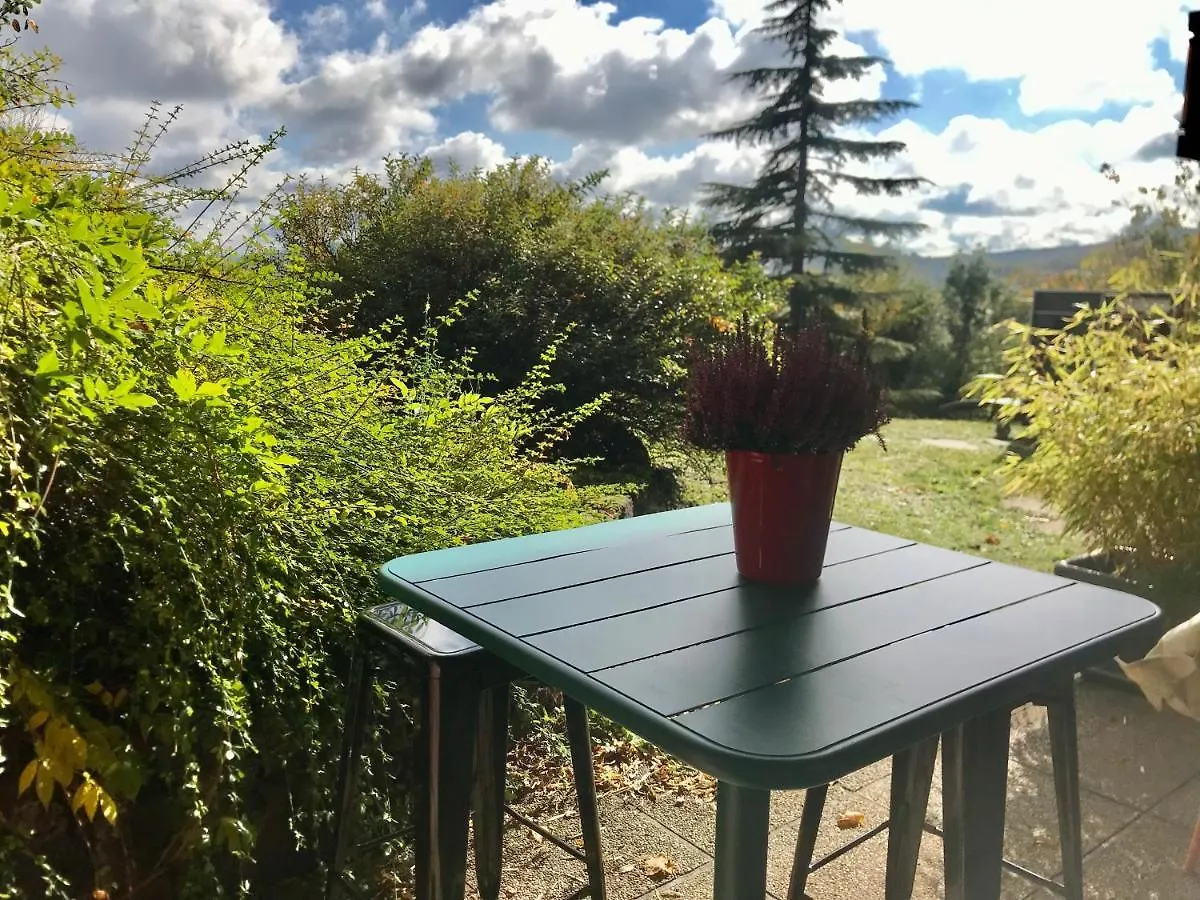 Séjour chez l'habitant Chez Isa, Espace Prive, 1Ou 2 Chambres, Terrasse Et Jardin, Entree Autonome, Sdb Et Mini Cuisine Partagees Entre Les 2 Chambres Ceyrat France