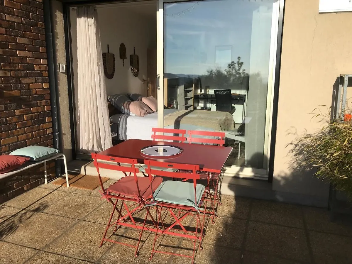 Chez Isa, Espace Prive, 1Ou 2 Chambres, Terrasse Et Jardin, Entree Autonome, Sdb Et Mini Cuisine Partagees Entre Les 2 Chambres Ceyrat